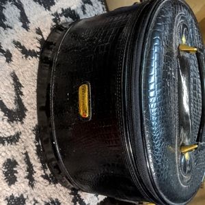 Pierre Balmain vintage train case circa 1945.. sales for $500 good condition